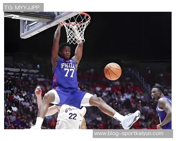 埃奇库姆费城主场首秀表现惊艳球迷热烈掌声致敬